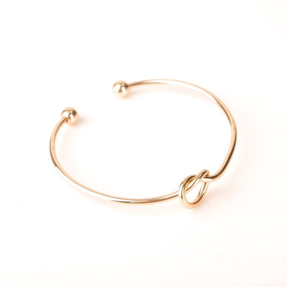 Restock Chic & Simple Knot Bracelet in Gold - Picture 5 of 5